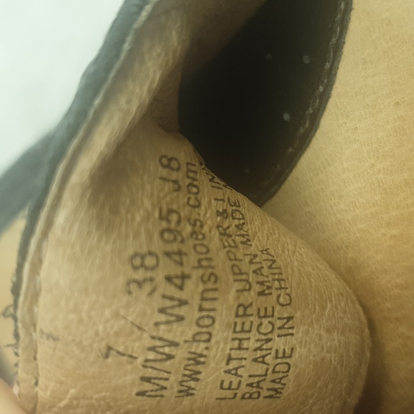 Born Women's black leather sandals shoes slip on toe loop sz 7 - Picture 5 of 5